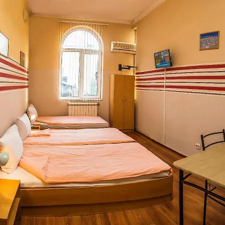 Ivani Guestrooms *